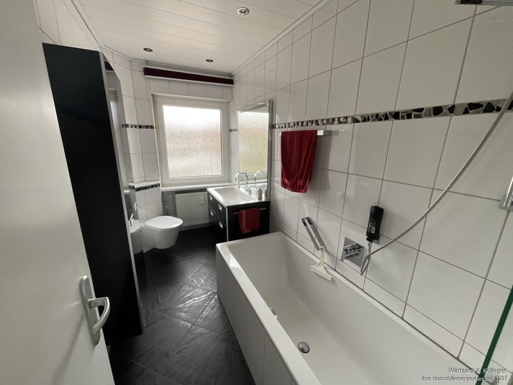 Badezimmer OG links
