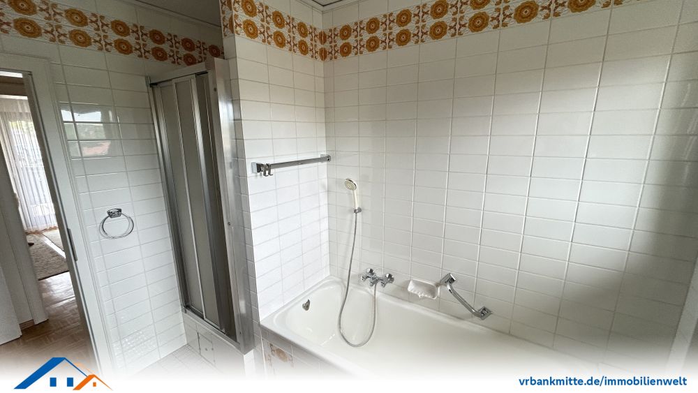 Charmantes Einfamilienhaus mit großem Grundstück, Garage und Blockhütte in Rüdershausen