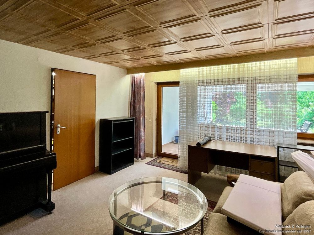 Familiendomizil: Bungalow mit Souterrainflächen