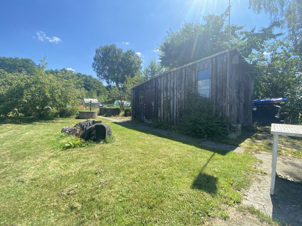 Wohnen am Merklsteig - Charmantes Reihenmittelhaus mit Garage, Wintergarten, Freischwimmbecken und zusätzlichem Gartengrundstück in begehrter Wohnlage in Weiden!