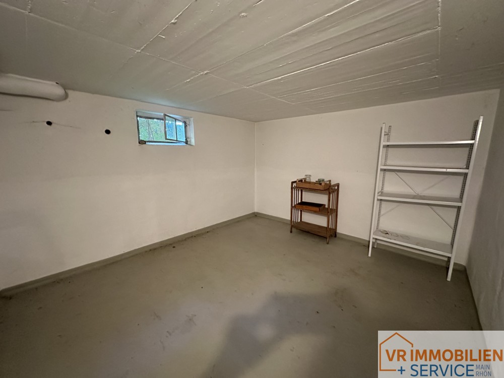 Ihr Eigenheim im Grünen- Wohnhaus mit Doppelgarage und Garten in 97616 Bad Neustadt/S.