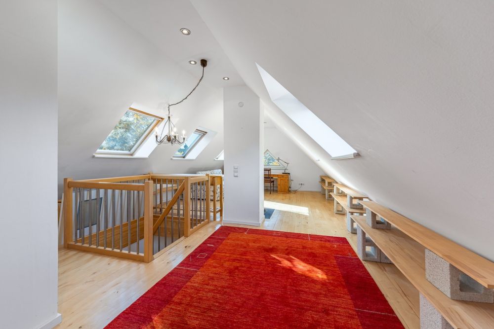 Zweifamilienhaus der Extraklasse - Hier lässt es sich gut leben und arbeiten