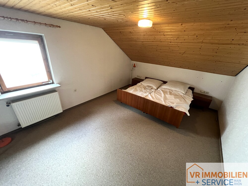Schlafzimmer DG