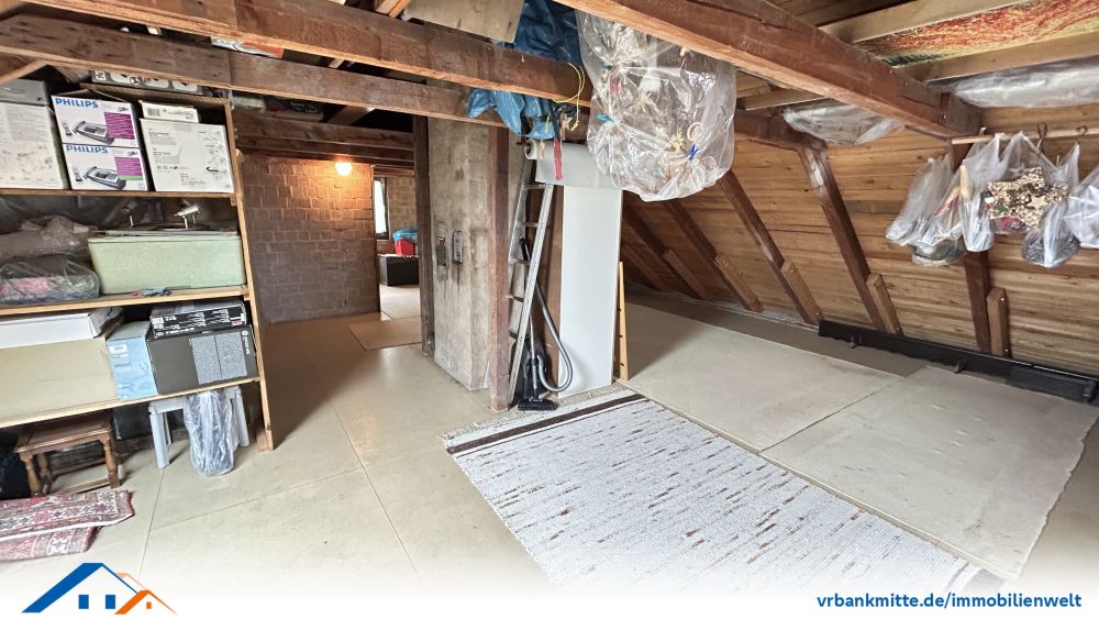 Charmantes Einfamilienhaus mit großem Grundstück, Garage und Blockhütte in Rüdershausen