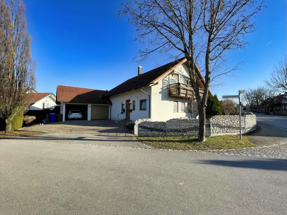 ZWEIFAMILIENHAUS + SOUTERRAIN IN DÖSINGEN