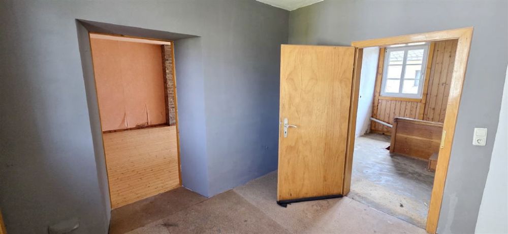 Altes erhalten - Altes neu gestalten!! Ihr neues Projekt mit Platz und rustikalem Charme... Ehem. Gasthaus...