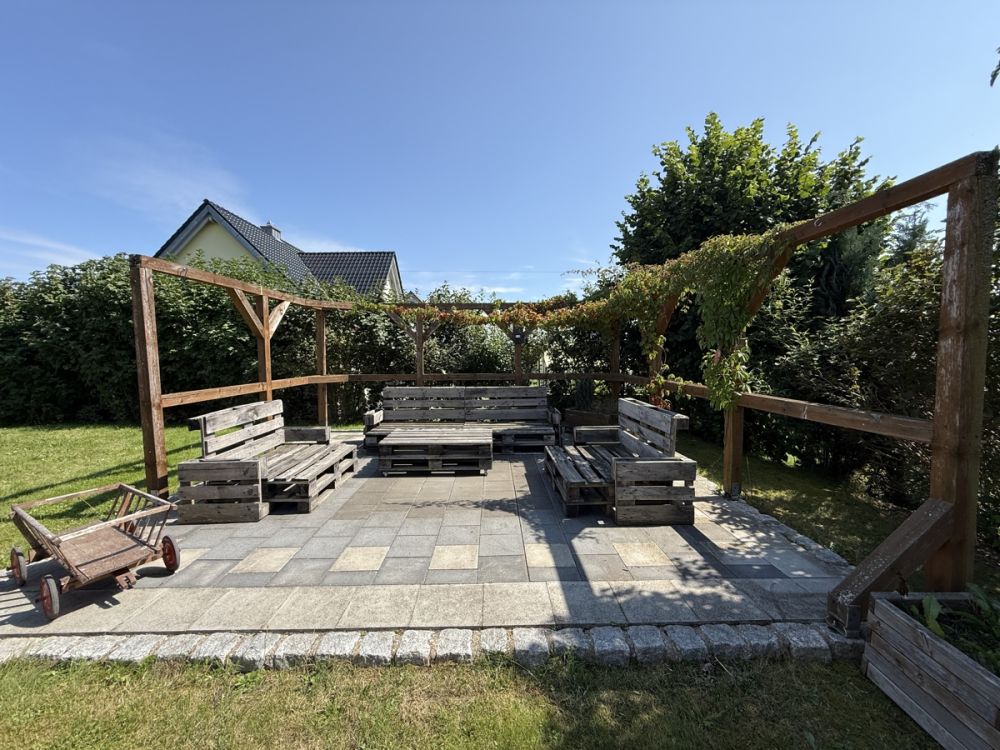 Neuwertiges Wohnhaus mit schönem Grundstück im Neubaugebiet!