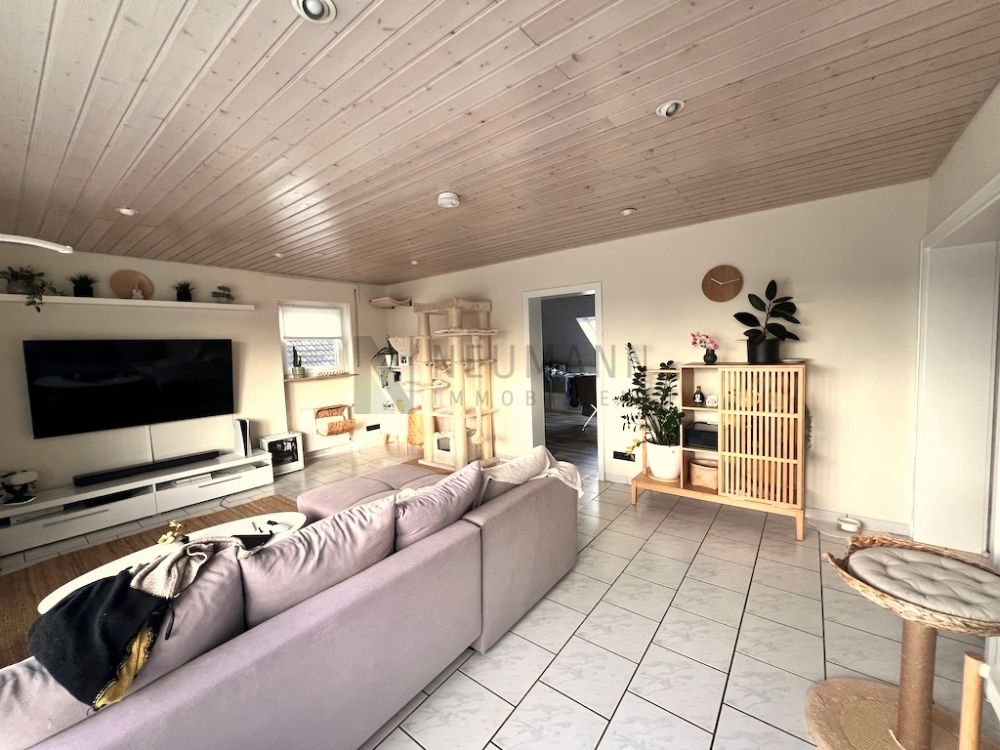 Große, helle 4 Zimmer Wohnung mit Loggia in Mörfelden