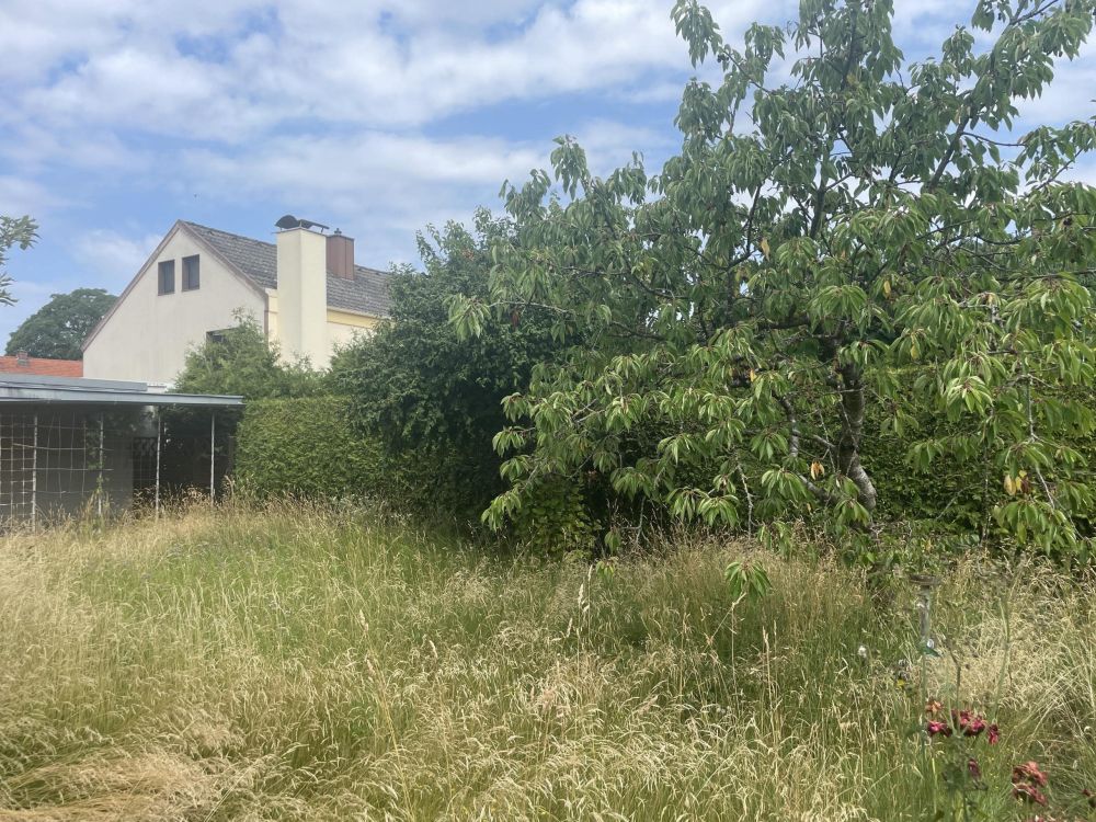 Attraktives Grundstück mit Altbestand in Augsburg-Haunstetten - 
Solide Basis für neue Wohnideen