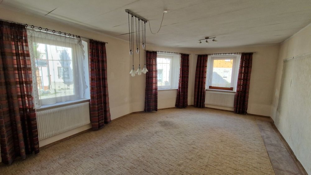 Sanierungsobjekt mit viel Platz und Nebengebäude in Mitterteich zu verkaufen