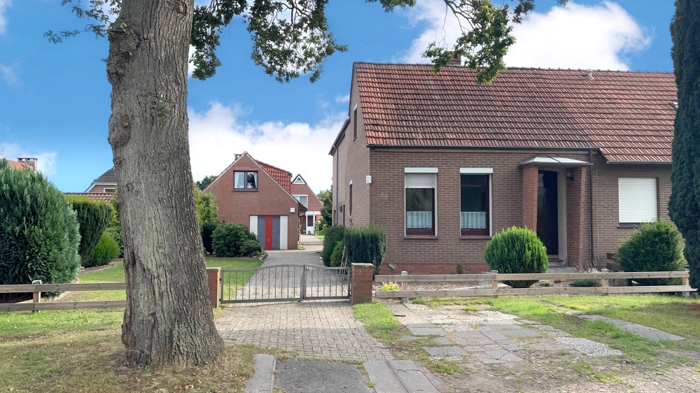 Vordere Ansicht des Grundstückes