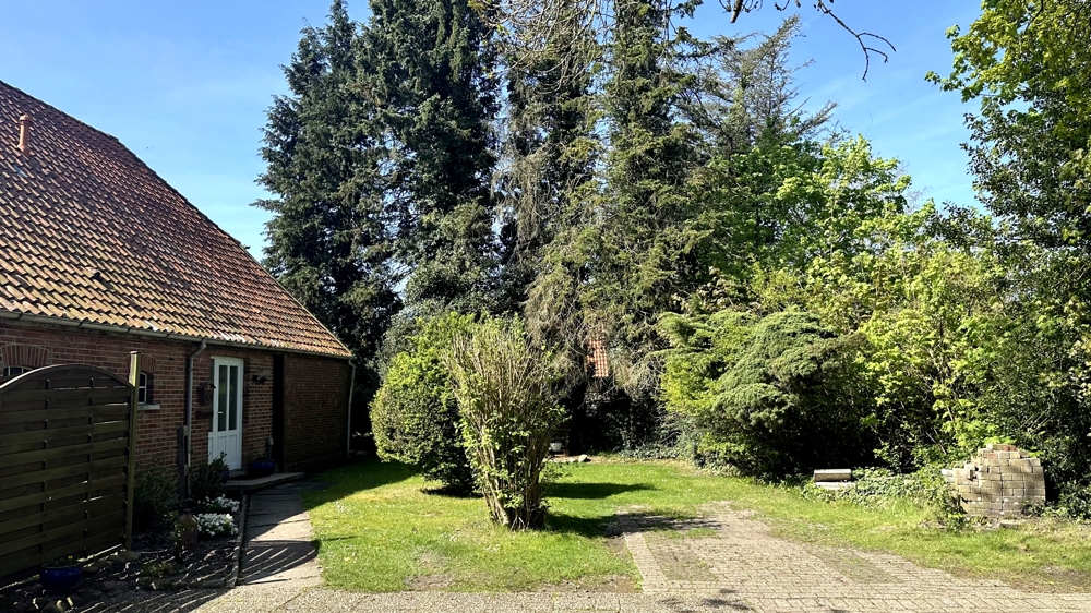 Vermietetes Bauernhaus / Alternativ 2 Bauplätze in Bad Zwischenahn-Wehnen