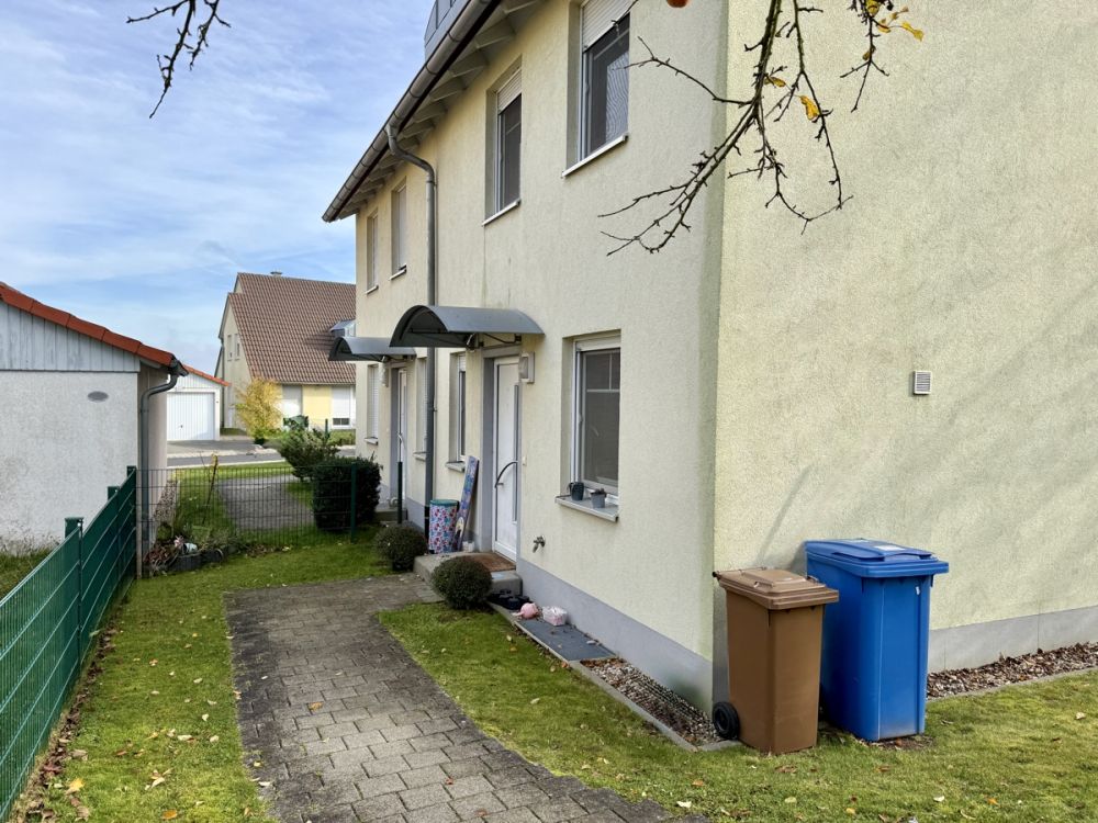 Doppelhaushälfte mit langfristigem Mietvertrag!