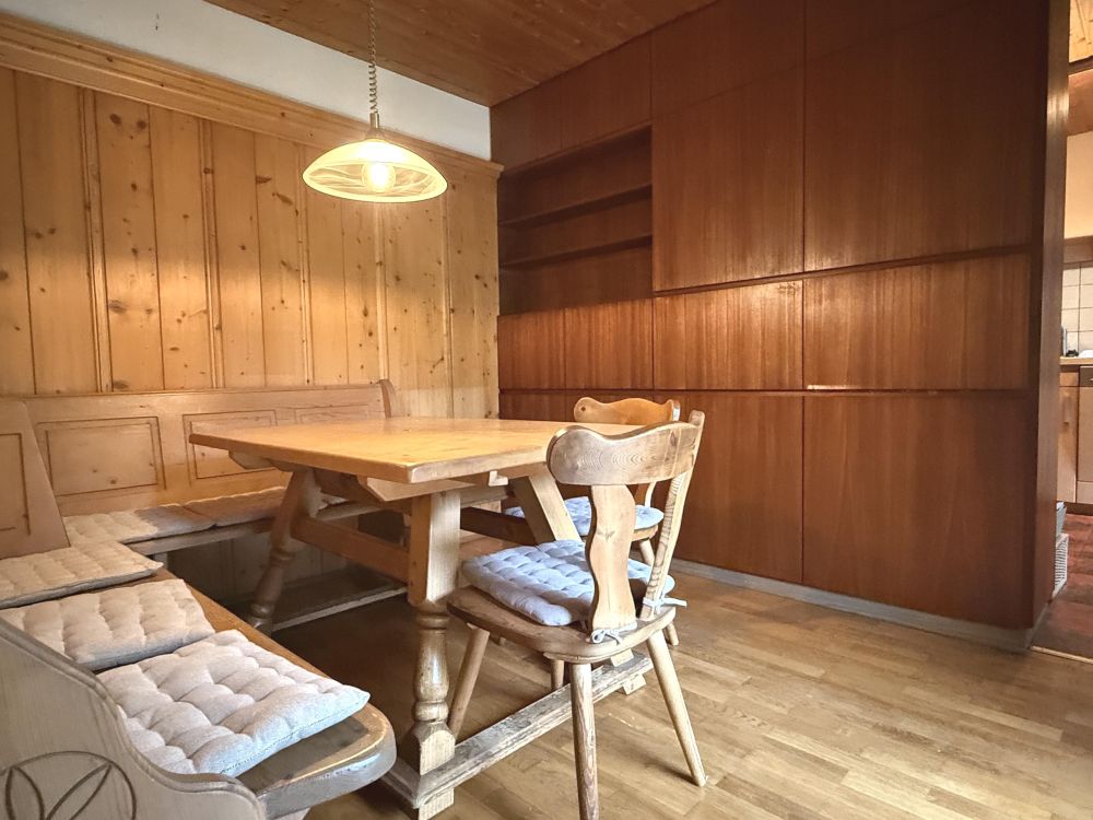 Interessantes Einfamilienhaus auf großem Eckgrundstück in Bobingen