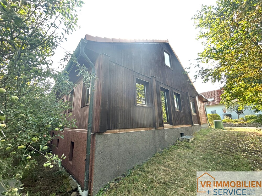 Ein Haus seiner Zeit voraus! – Einfamilienhaus in Blockbauweise in 97647 Nordheim v.d. Rhön!