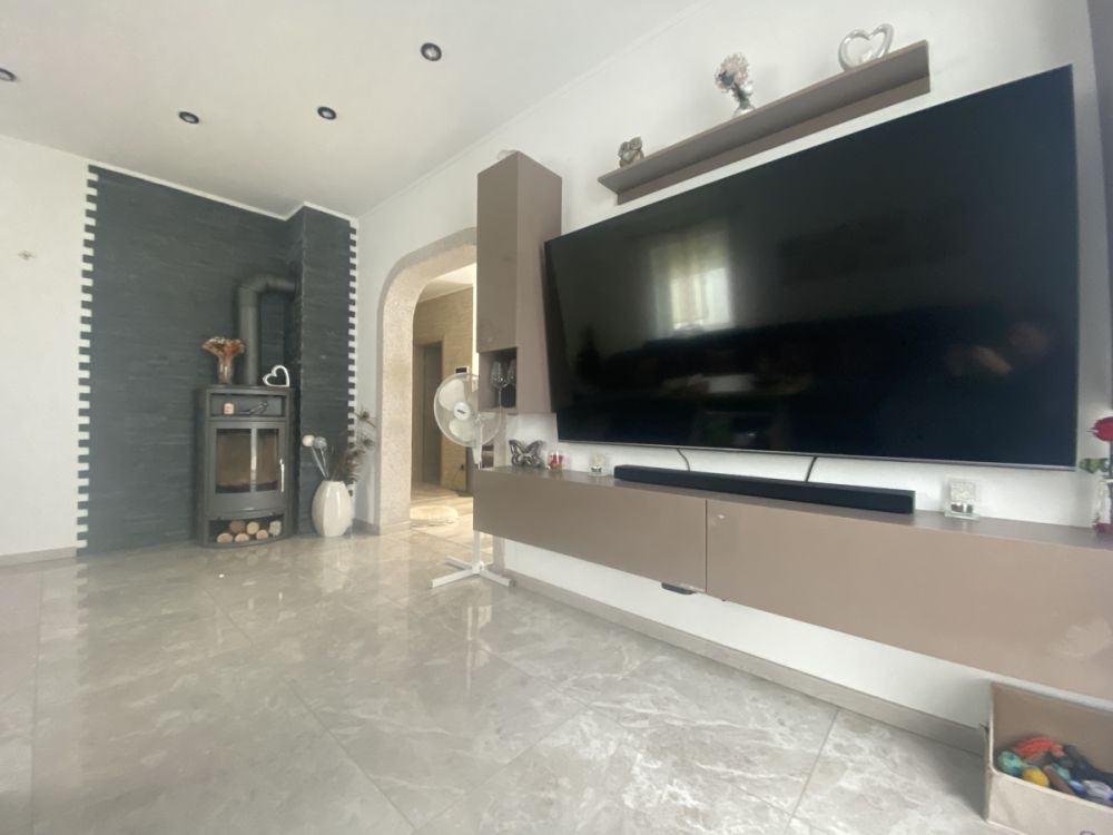 Sehr schöner, moderner Bungalow mit großem Carport in Störnstein zu verkaufen!