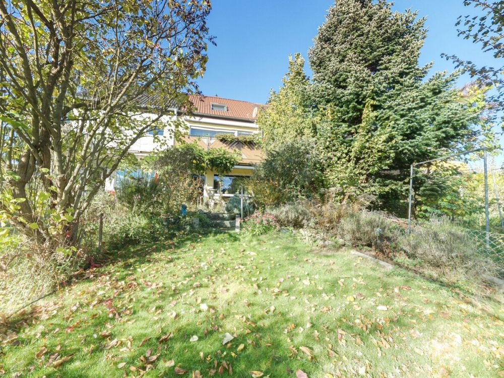 Hier wohnen Sie mit Ihrer Familie ruhig und idyllisch und sind Ruck-zuck in der Stadt! (3)