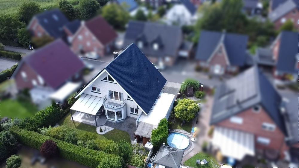 Freistehendes Einfamilienhaus mit repräsentativem Entree + Bürofläche (3)