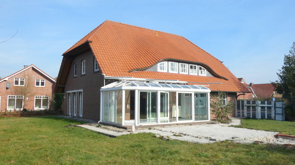 Friedrichsfehn - ruhige Wohnlage! Dreifamilienhaus mit bezugsfreier Hauptwohnung / nahe Oldenburg
