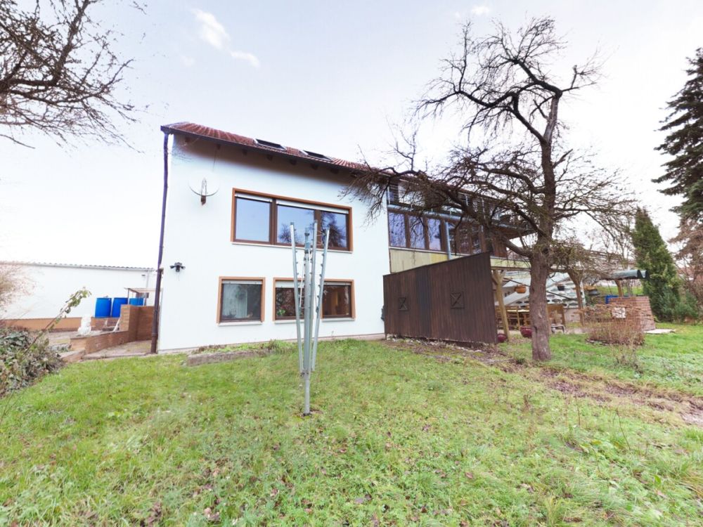 Genügend Platz für die ganze Familie - großzügige  Haus-im-Haus -Eigentumswohnung bei Bad Windsheim (3)