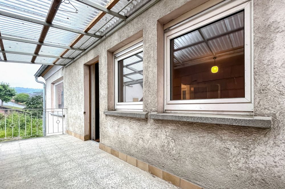 Großzügiges Wohnhaus in naturnaher Lage - ein Rohdiamant für kreative Gestalter