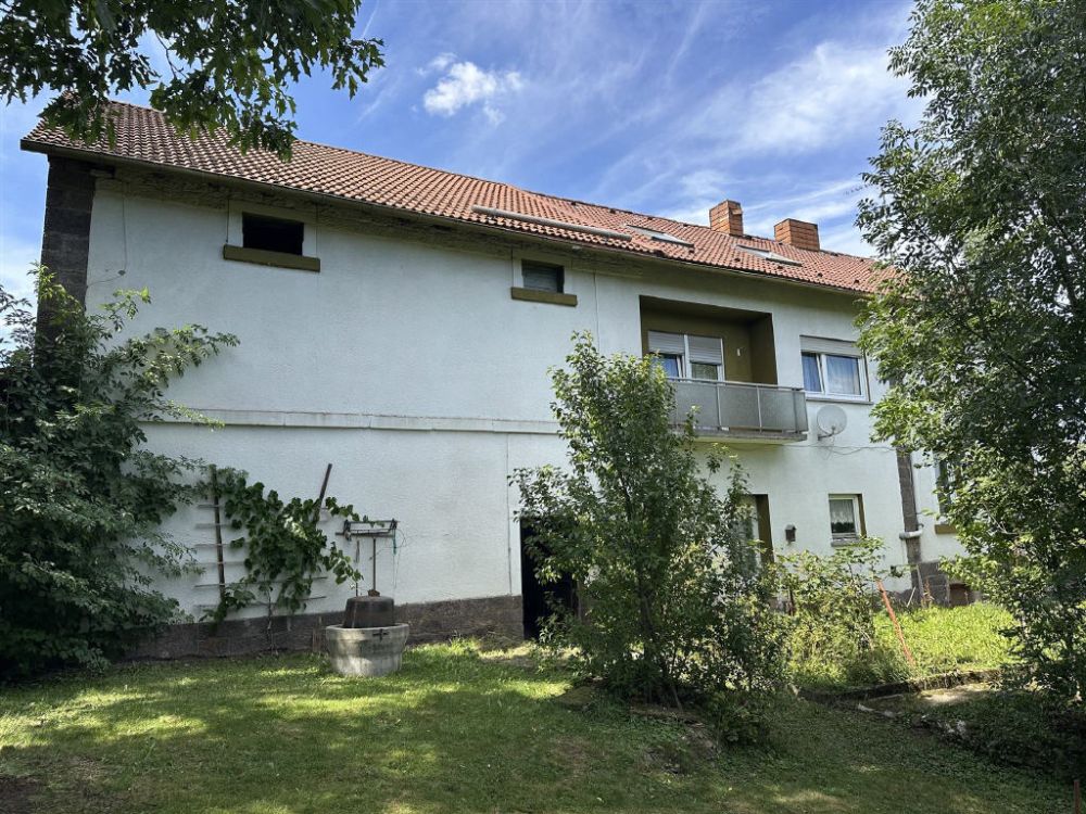 Charmantes Mehrfamilienhaus in zurückgezogener Lage