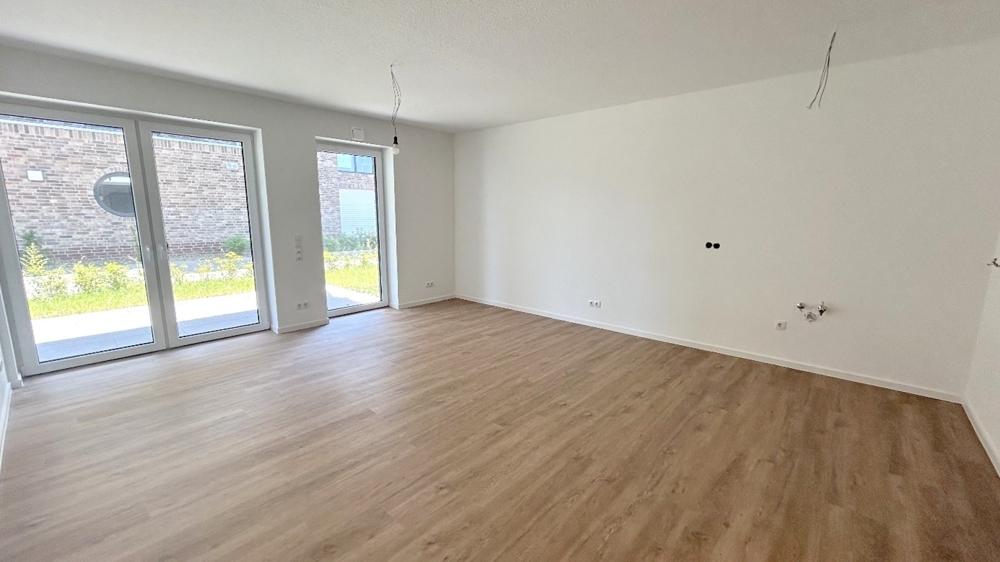 Kochen/Essen/Wohnen mit Zugang zur Terrasse (Einbauküche vorhanden)