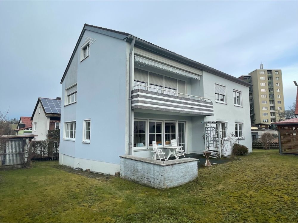 Zweifamilienhaus in ruhiger Wohnsiedlung in Erbendorf zu Verkaufen!