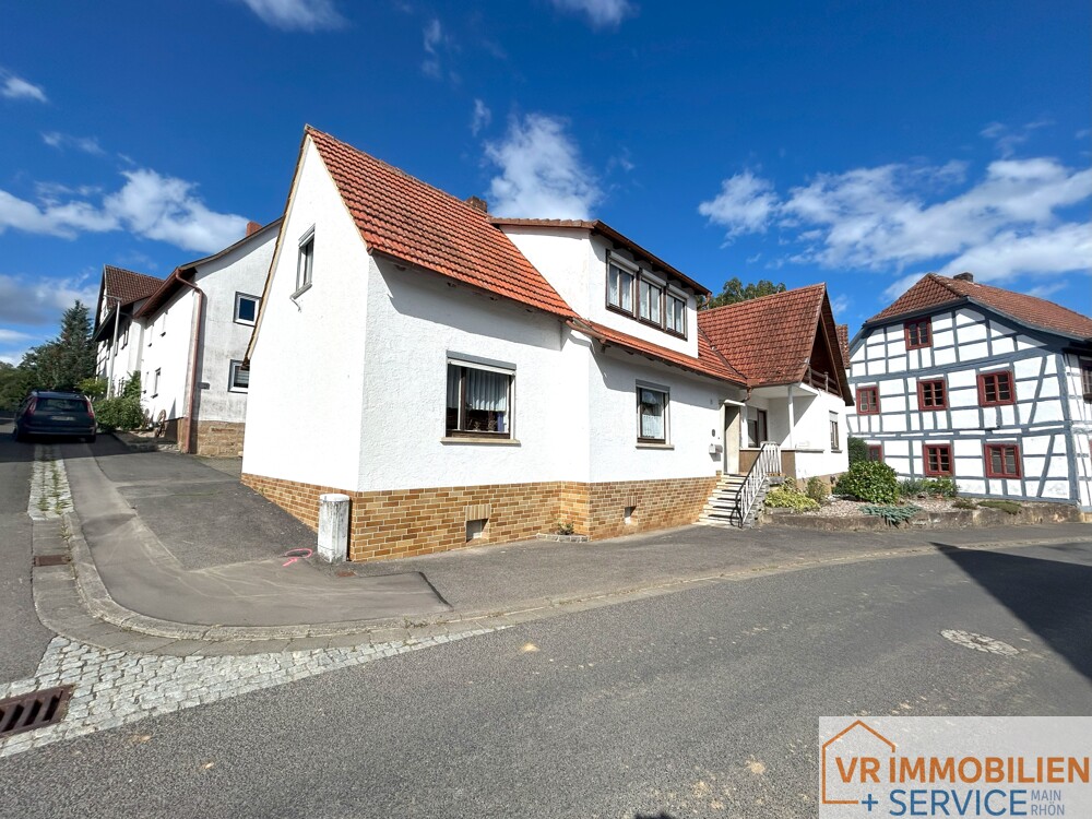 Wohnen & Leben auf dem Land: Großzügiges Wohnhaus mit Halle und Garten in 97633 Gollmuthhausen!