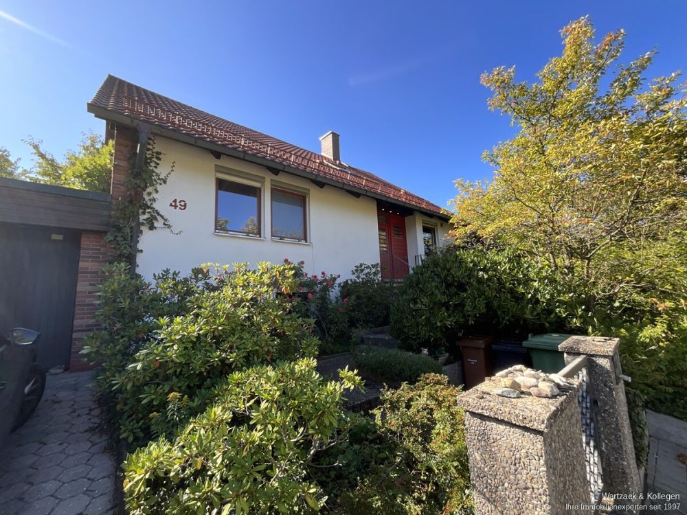 Der Aufwand lohnt sich 
- Einfamilienhaus mit Renovierungsbedarf 
auf traumhaftem Grundstück