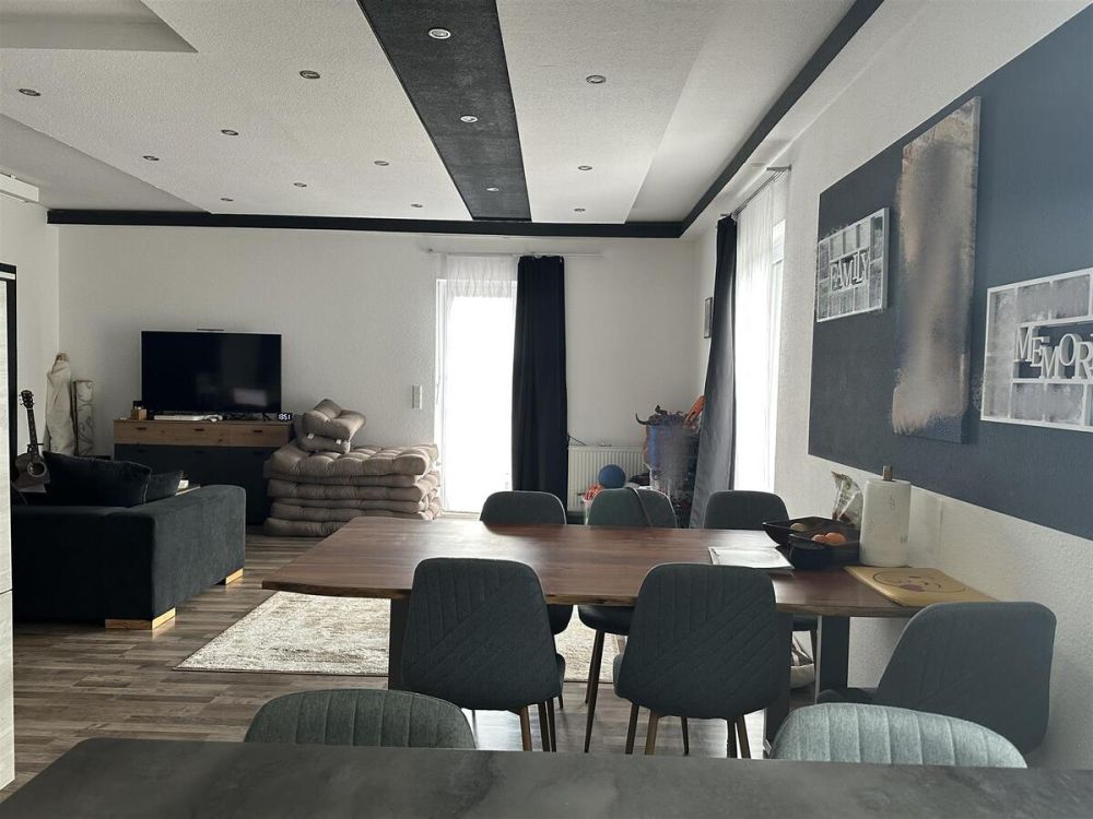 Blich ins Wohn- und Esszimmer Erdgeschoss