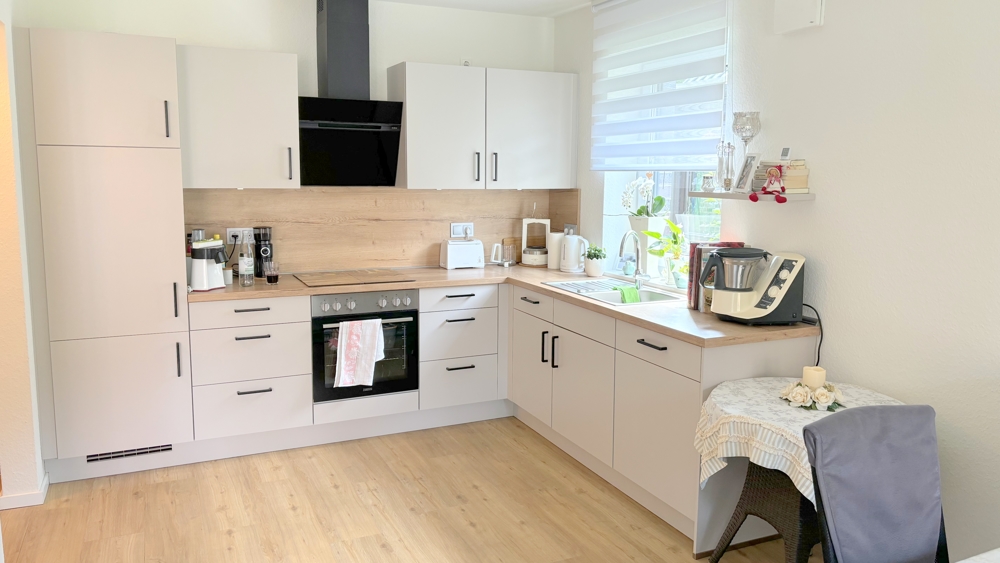 Bezugsfreie, neuwertige 2-Zimmer-Wohnung mit Terrasse, Gartenanteil und Garage in Bad Zwischenahn