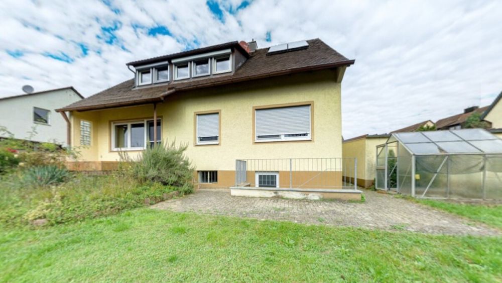 Selbst einziehen oder vermieten - Helle 3-Zimmer-Wohnung in Neuendettelsau