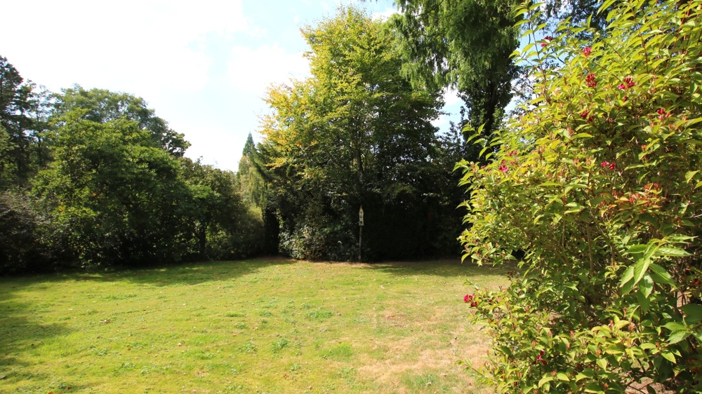 Einfamilienhaus mit überdachter Terrasse und großem Gartengrundstück in Bad Zwischenahn - Dänikhorst