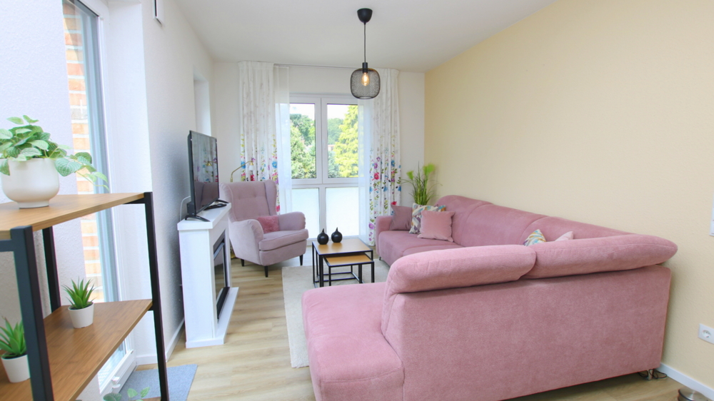 Absolut neuwertige OG-Wohnung (KfW-55) mit Balkon und weiteren Extras in ruhiger Lage von Bad Zw'ahn