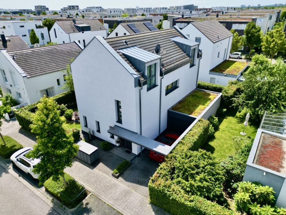 Exklusives Einfamilienhaus in erstklassiger Lage – 
stilvolles Wohnen auf höchstem Niveau