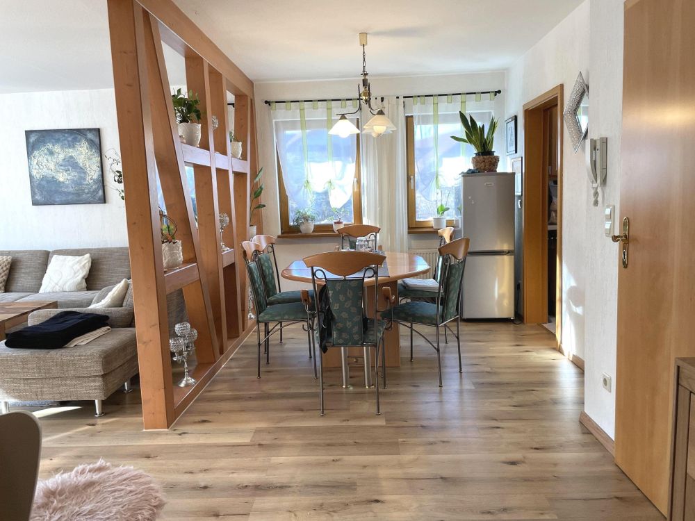 ZWEIFAMILIENHAUS + SOUTERRAIN IN DÖSINGEN