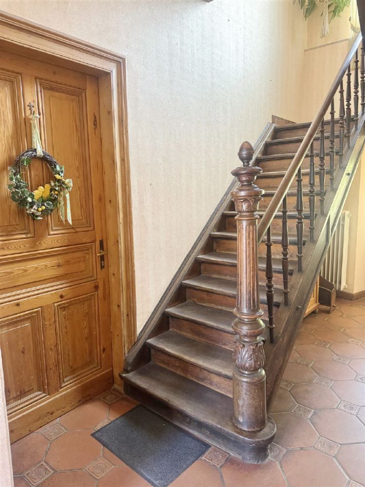 Bis zu 6 Wohnungen hinter stilvoller Fassade