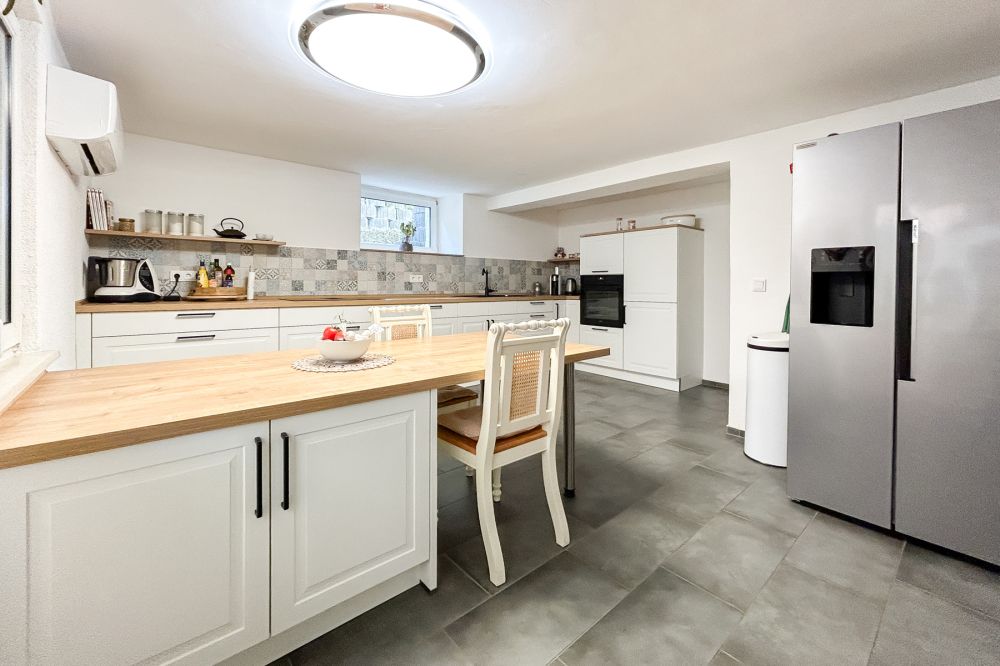 Sanierter Wohntraum: Einfamilienhaus mit PV-Anlage, Klimaanlage und Nebengebäude!