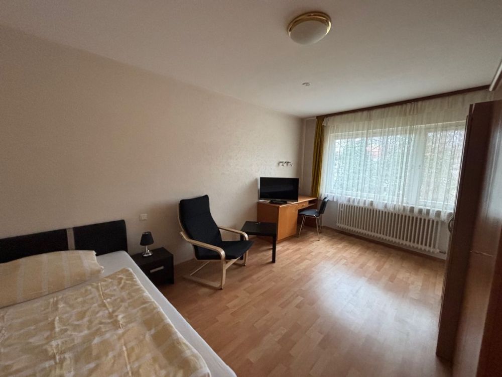 Besondere Investitionsmöglichkeit in Nieder-Eschbach mit Entwicklungspotenzial!