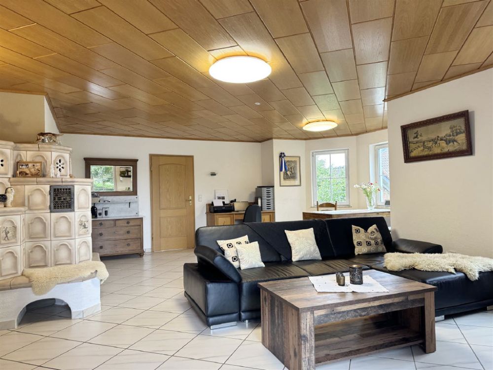 Wohnkomfort trifft Vermietungschance - Stilvolles Wohnhaus in naturnaher Lage