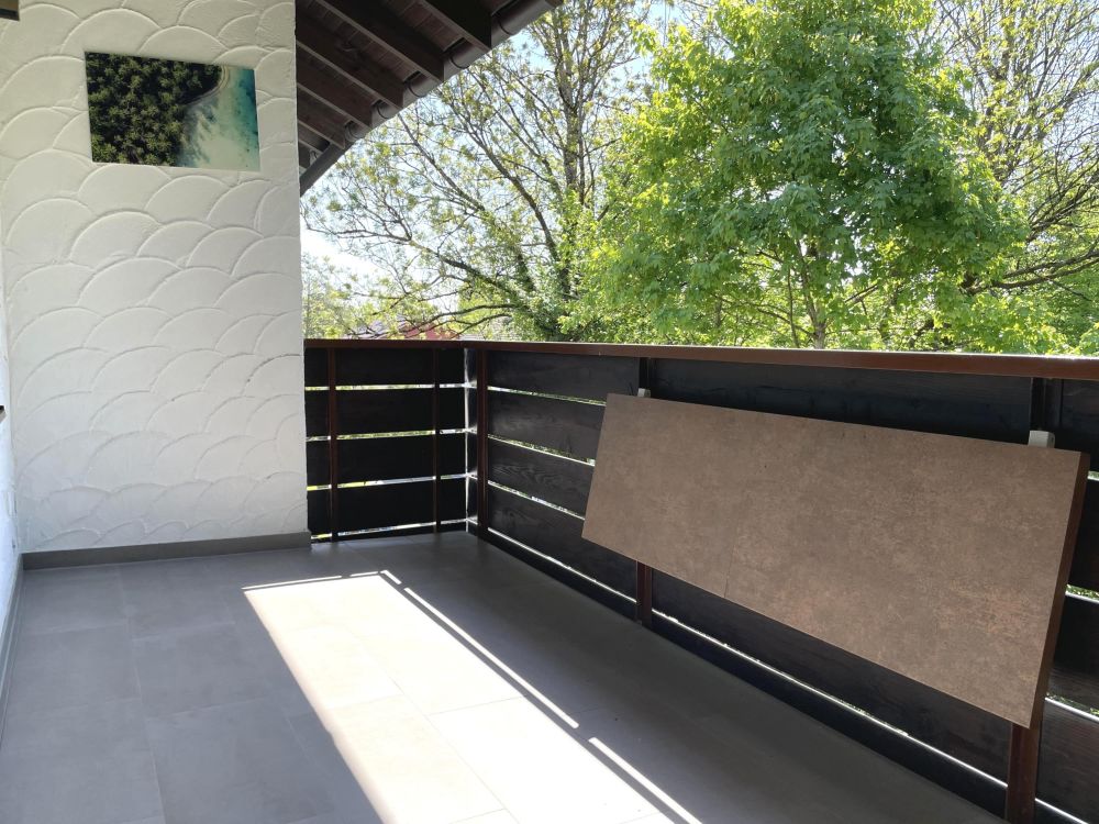 Loggia mit Klapptisch