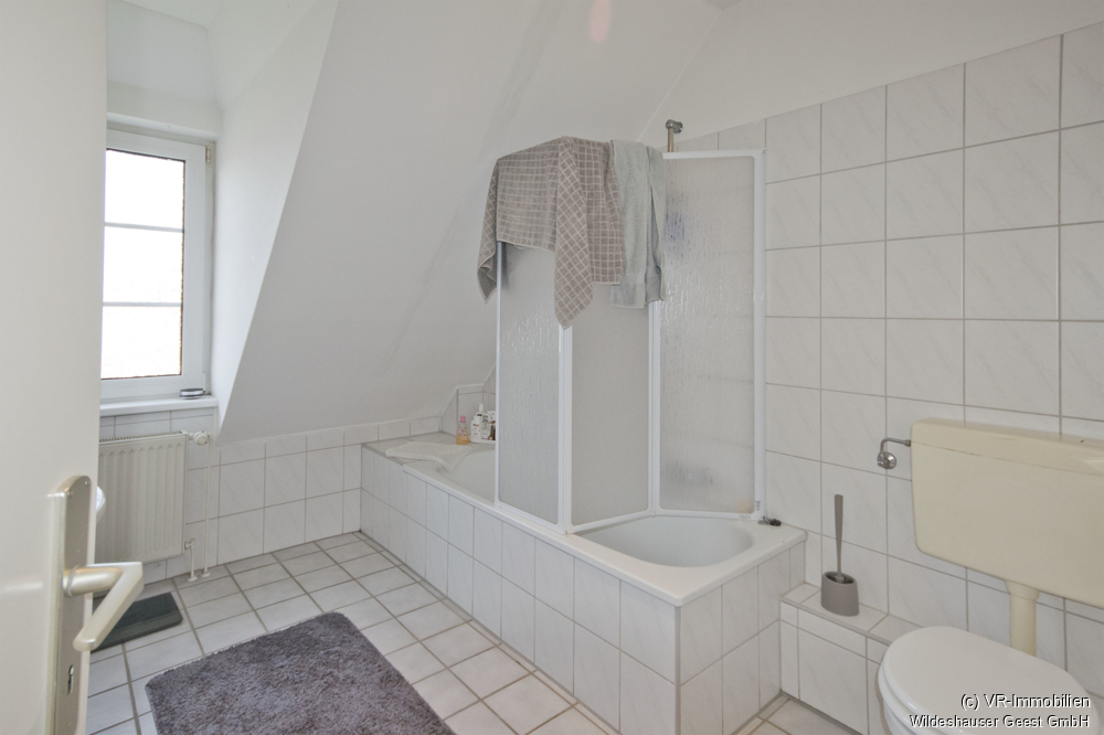 Gemütliche 2-Zimmer-Dachgeschosswohnung mit Balkon