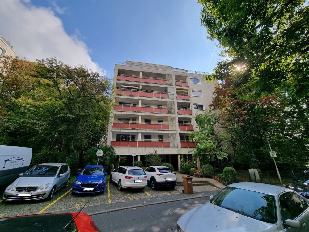 3-Zimmer-Wohnung mit Loggia und Stellplatz in Königstein im Taunus!