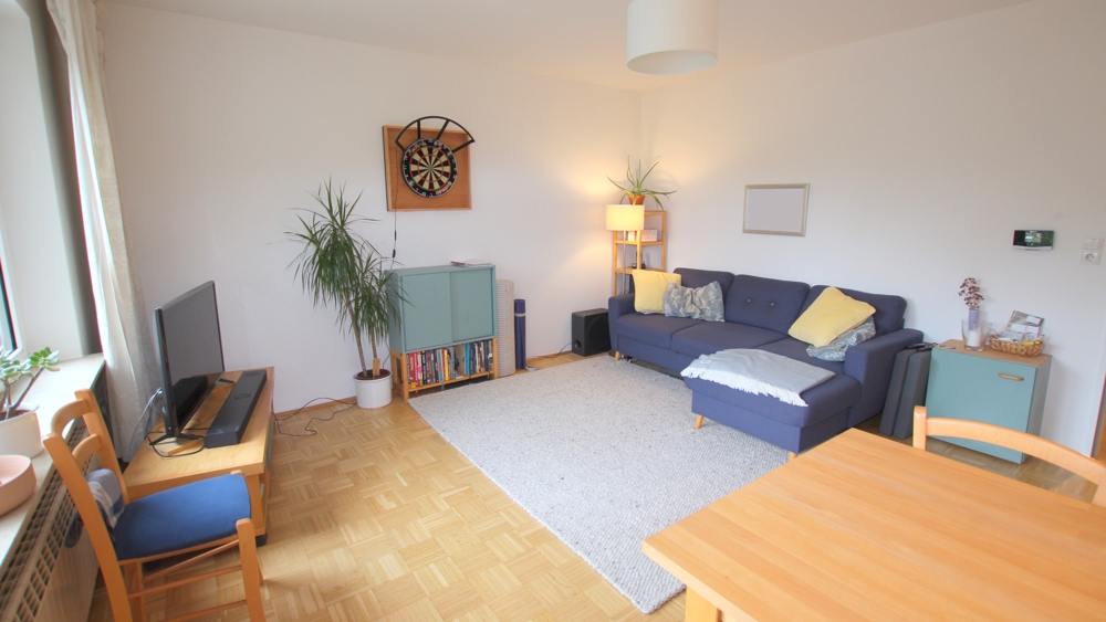 Gepflegte und großzügige 2-Zimmer-Wohnung im 1. Obergeschoss in ruhiger und gut angebundener Lage