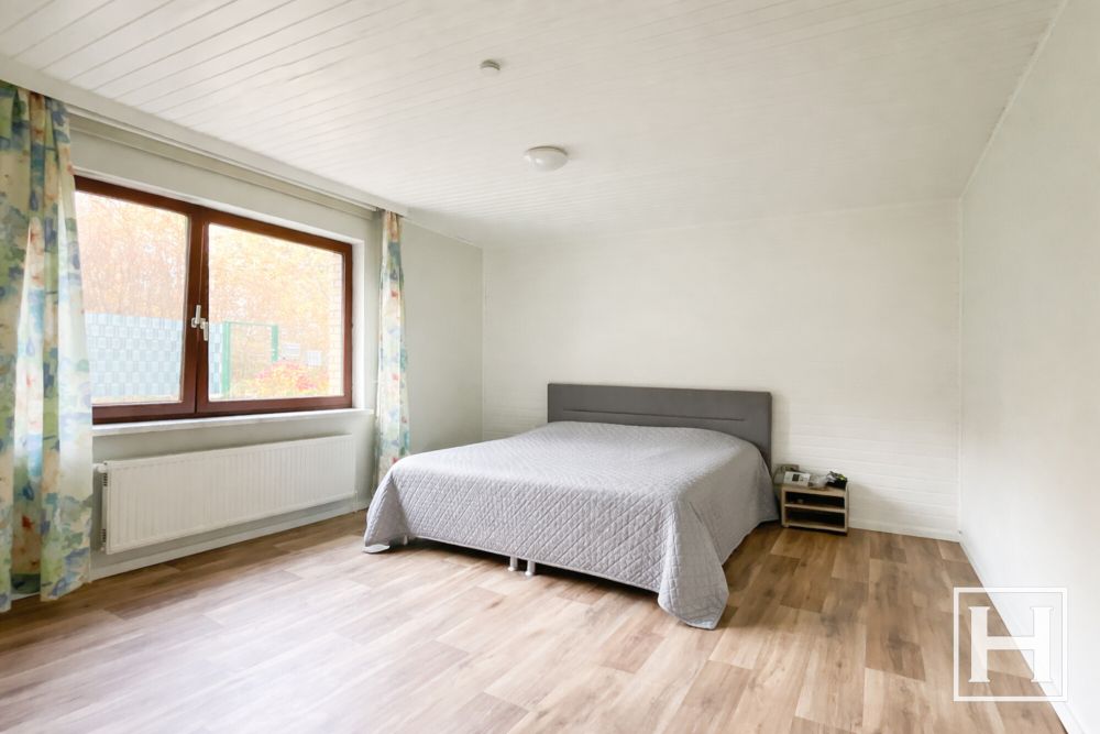 Geräumiges Schlafzimmer