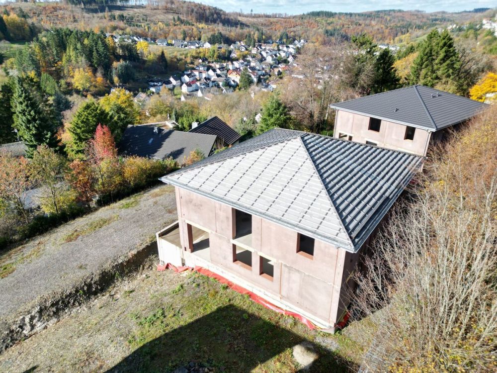 Moderne Einfamilien-Doppelhaushälfte in traumhafter Lage von Schmitten-Oberreifenberg!