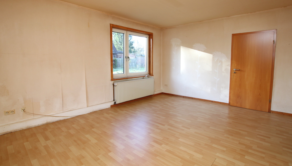 Wohnzimmer mit Zugang zum Schlafzimmer