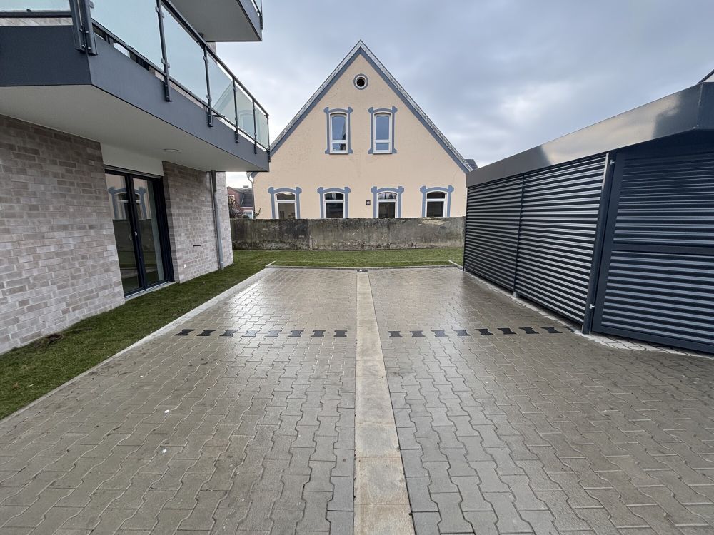 Mit Garten und 2 Stellplätzen!
hochwertige 3-Zimmer Mietwohnung
in zentraler Lage von Rheine! (3)