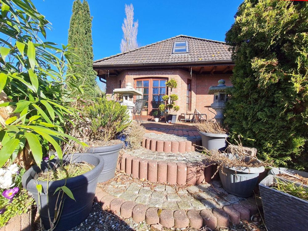 Kernsaniertes, gepflegtes Einfamilienhaus unweit der B200 und dennoch in ruhiger Lage